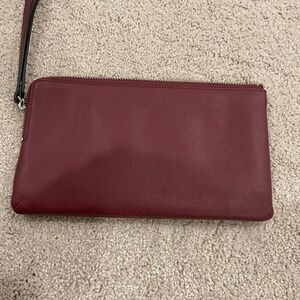 Guess wristlet